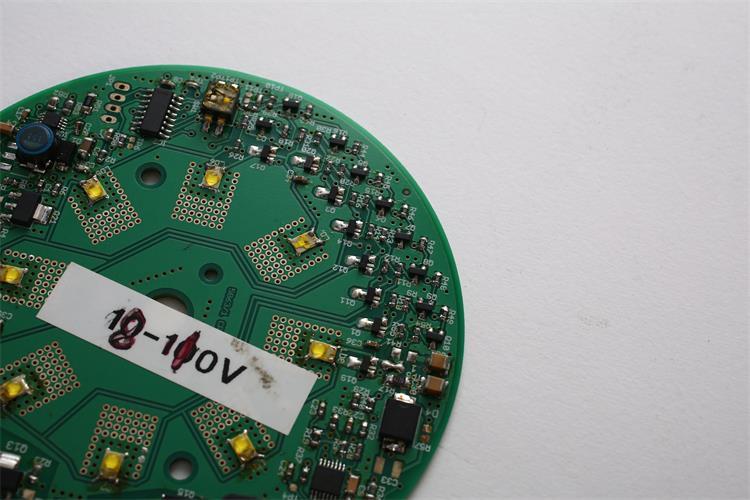 В чем разница между PCB и PCBA