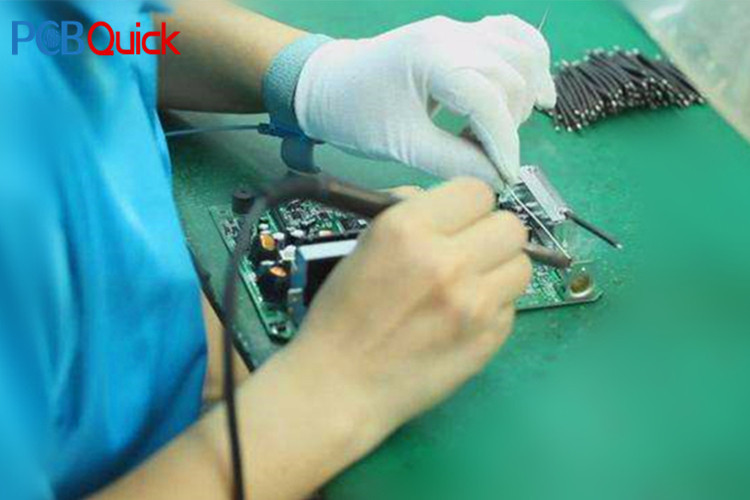 How does PCBQucik weld circuit boards-PCB Assembly