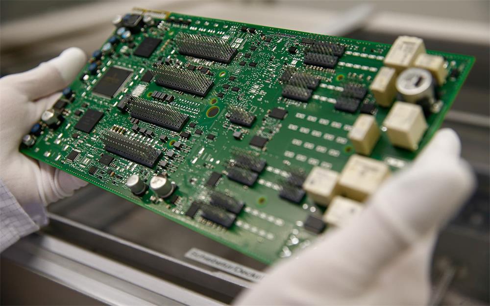  the wiring process of the printed circuit board