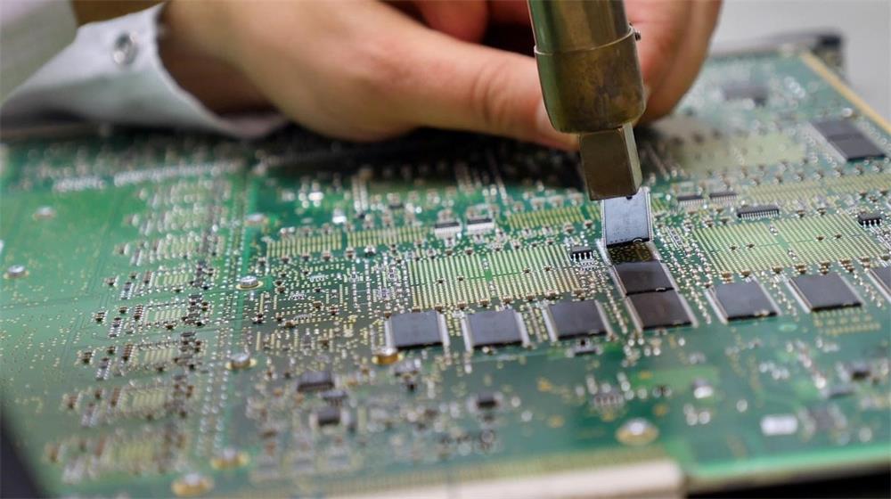  the wiring process of the printed circuit board