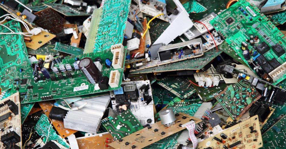 the components and advantages of the printed circuit board