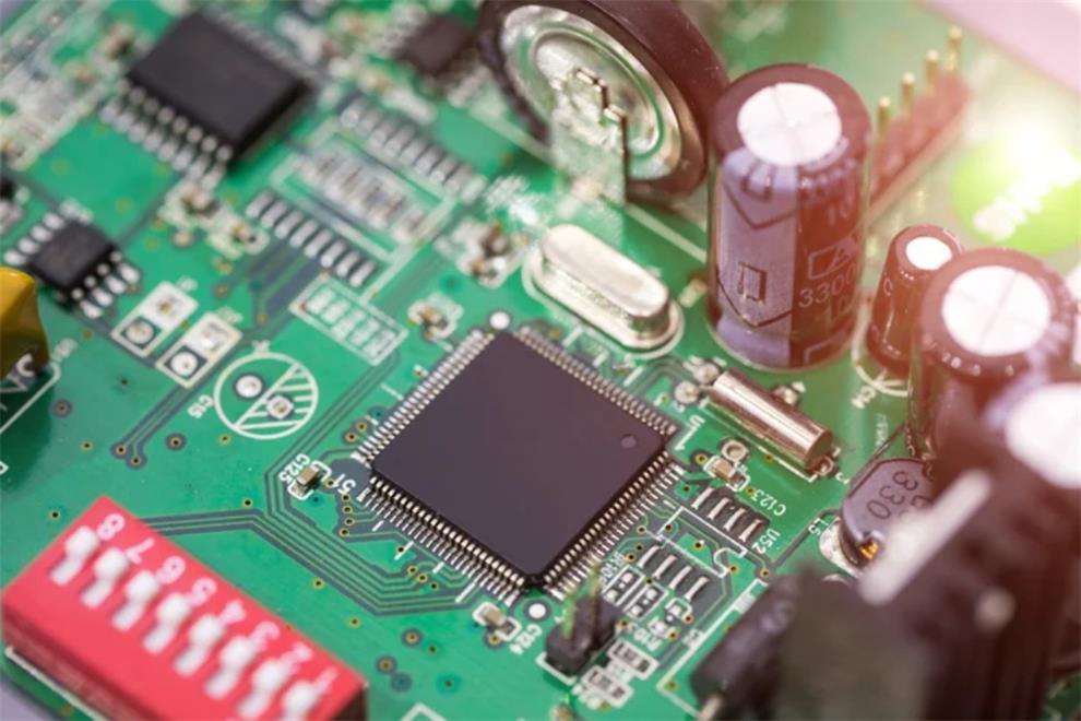  the method of forming leads of printed circuit board components