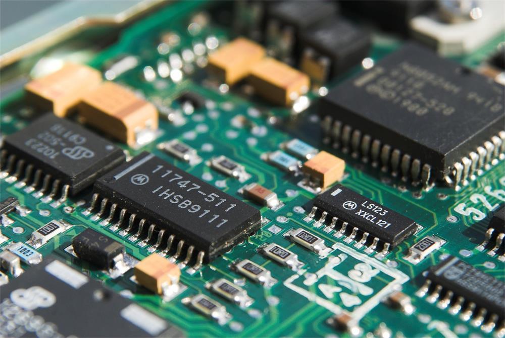 the skills of selecting PCB components