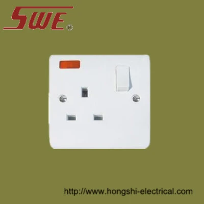 1 gang socket outlet 13A switched with neon