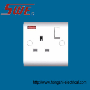 1 gang socket outlet 13A switched with neon