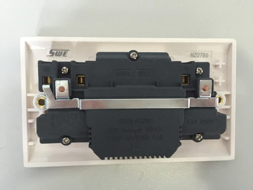 13A 250V 2 gang switched socket with 1 USB(2.1A) DP