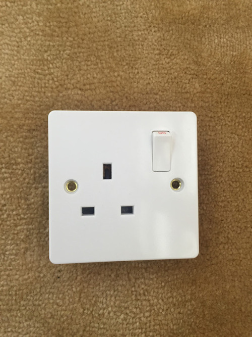 1 gang socket outlet 13A switched