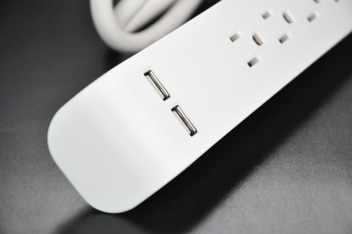 4-Outlet Power Strip With 2USB
