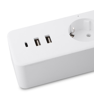 EU Standard 4 AC Outlets 2 USB-A Ports + 1 Type-C Fast Charging Smart Power Strip