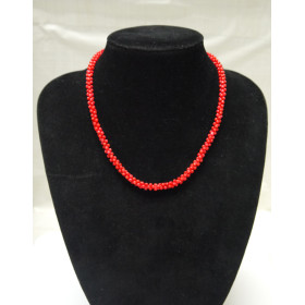 Beautiful bead twisted short coral necklace
