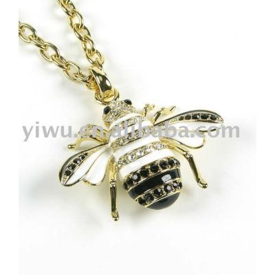 Bee shaped pendant