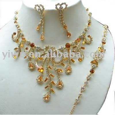 Elegant zircon gold jewelry set