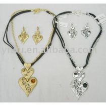 heart shaped jewelry set