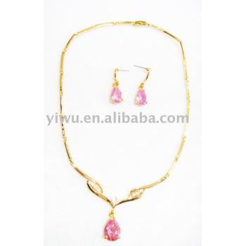 Pink zirconium jewelry set