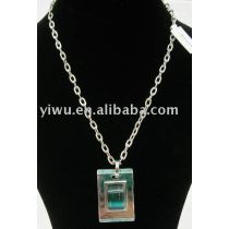 Emerald rhinestone rectangle shape necklace