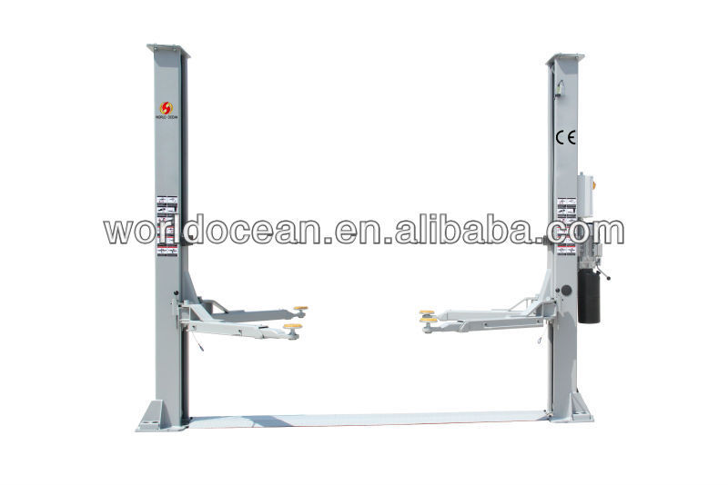 capacity 4000kgs , two post vehicle lift with bottom bar , manual safety catches