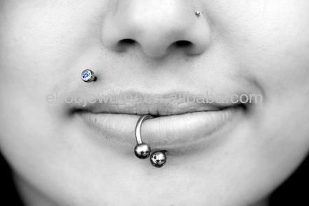 lips-piercing-5.jpg
