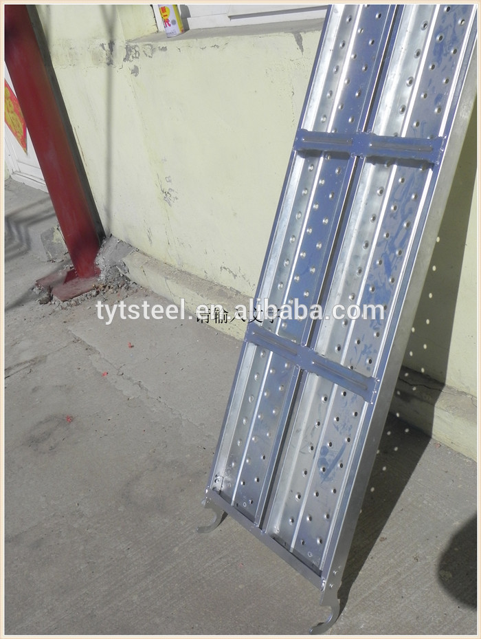 Safety steel scaffolding plank with hooks
