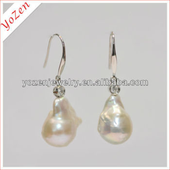 Baroque Shape Freshwater Pearl dangling Earrings