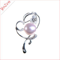 Elegant flower shape freshwater pendant designs for women