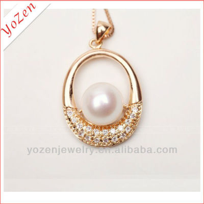 Natural near round pearl pendant three color fill in diamond