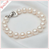White freshwater pearl fashion bracelet