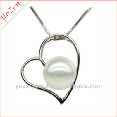 Natural freshwater pearl pendant heart shape