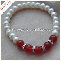 Charming red stone and white freshwater pearl bracelet