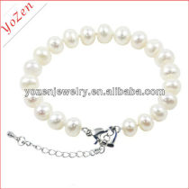 Charming white freshwater pearl bracelet