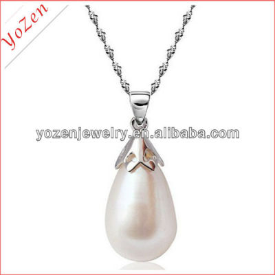 Charming teardrop freshwater pearl pendant jewelry