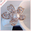 Beautiful beauty pearls brooch with diamond