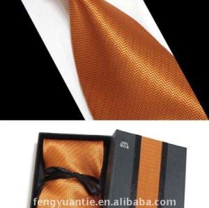 шелковый галстук установить