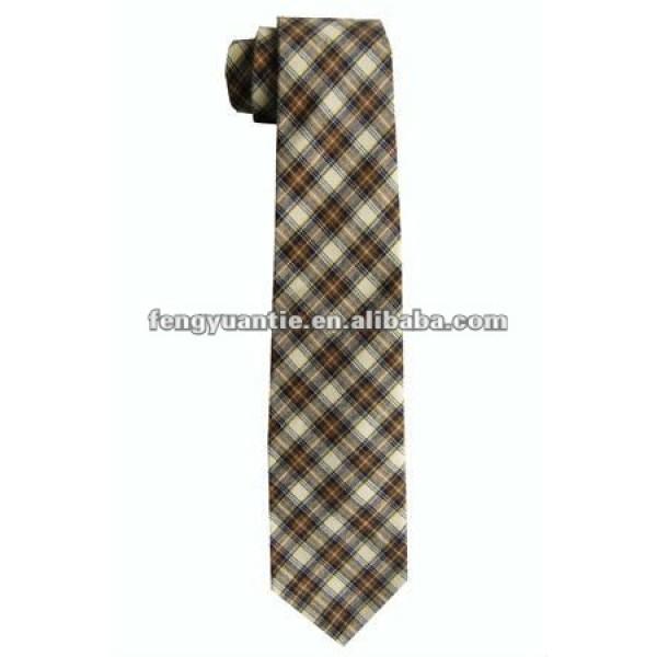 corbata de la tela del negro del mens de la manera pequeña