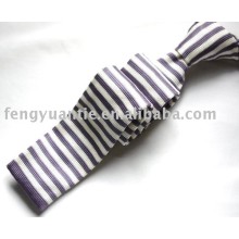 cravatta lavorata a maglia