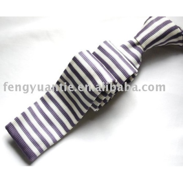 corbata hecha punto