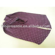 紫色の点の絹のcravat
