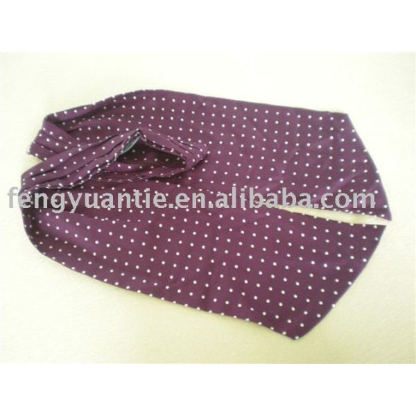 punto de color púrpura de corbata de seda