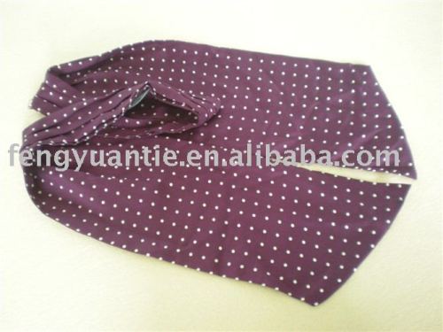 punto de color púrpura de corbata de seda