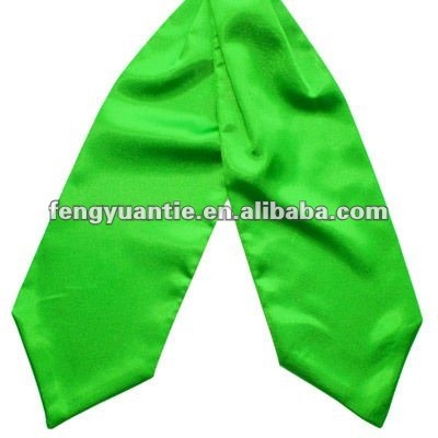 pañuelo formal de seda verde llano