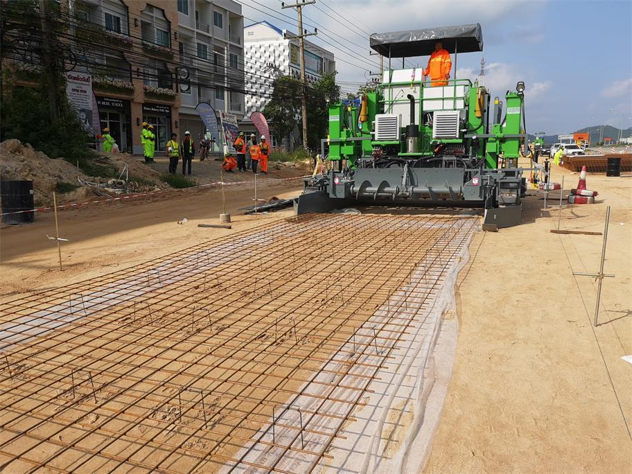 CP8000 Slip-form Concrete Paver performed well in plateau