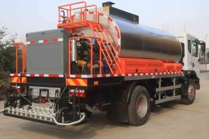 A brief history of the development of asphalt distribuor