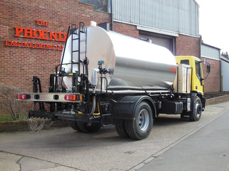 Phoenix Engineering bitumen distributor FCR91 on truck