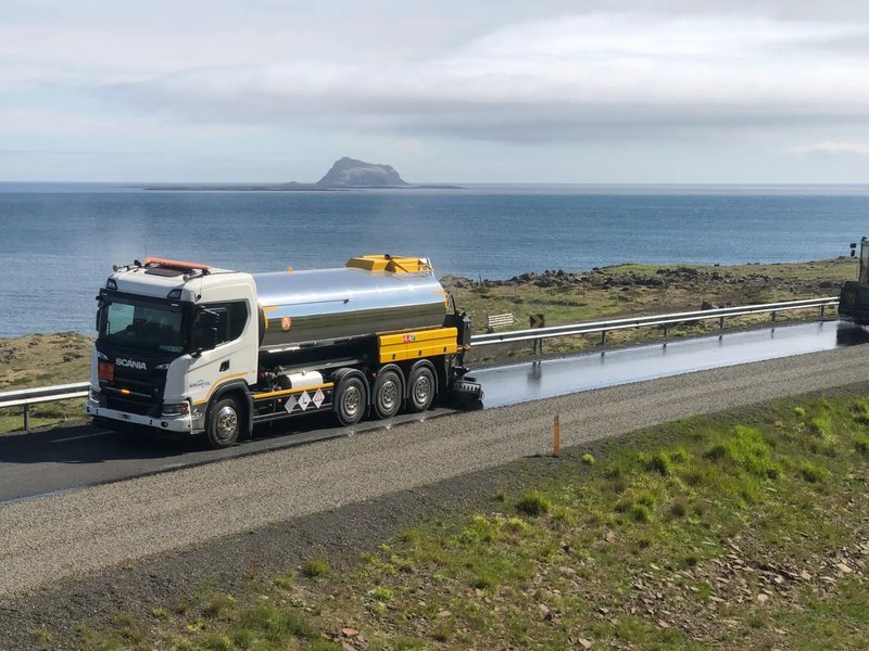 Acmar bitumen spreader and road construction vehicle