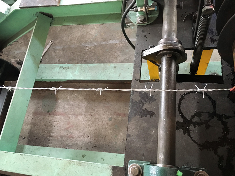 automatic barbed wire making machine