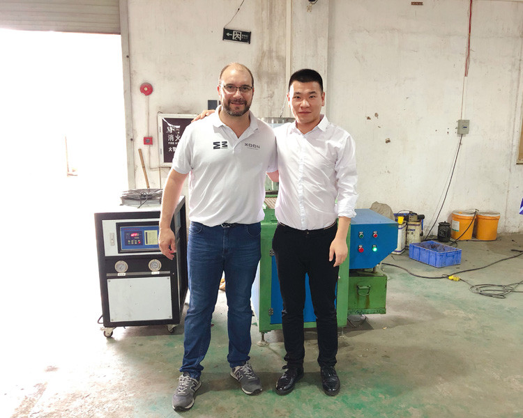 Welcome spanish customer visit our crayon making machine