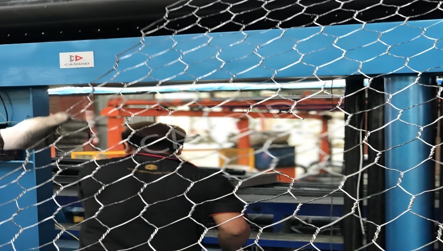 What is the production efficiency of the gabion net machine