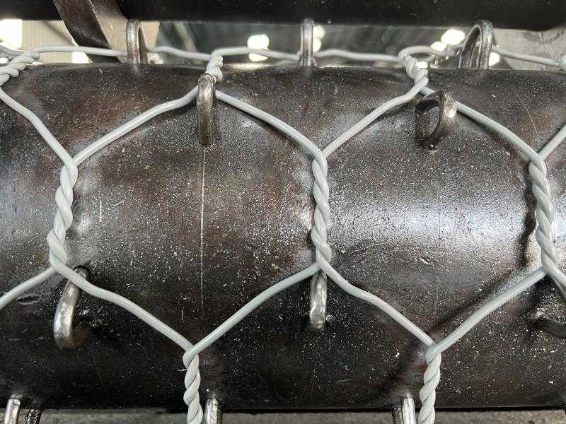 What types of wire can be used with a gabion machine?