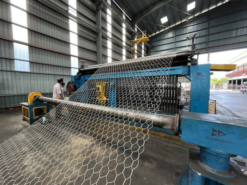 What is the production capacity of a typical gabion machine?