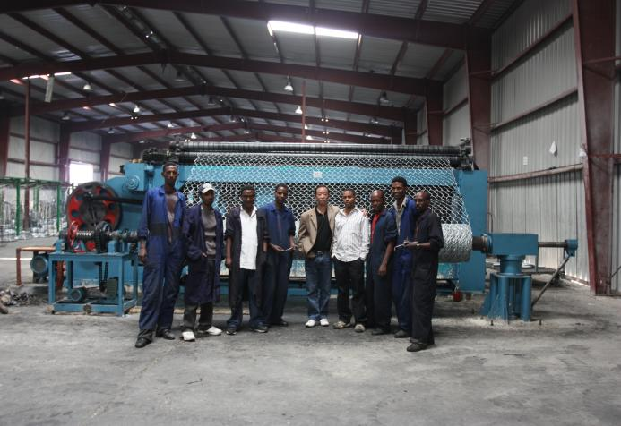 CANDID engineer took a group photo after commissioning