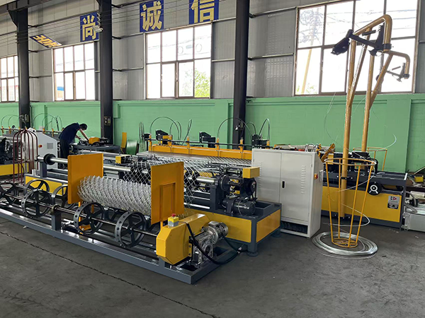 How to choose most suitable chain link fence machine